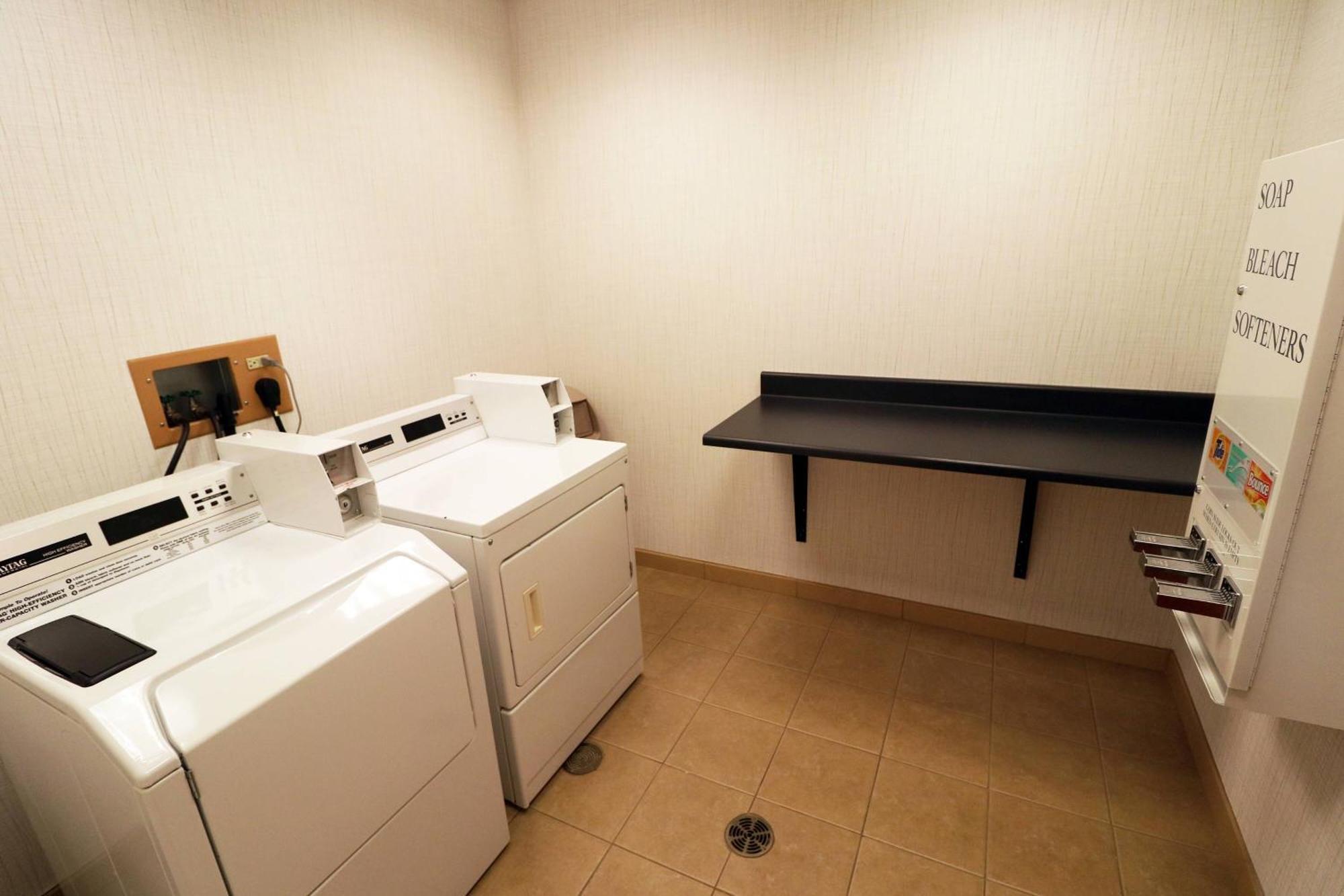 Fairfield Inn & Suites Des Moines Airport Buitenkant foto